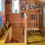 2 Bedroom Gorgeous In Prázdninový dům